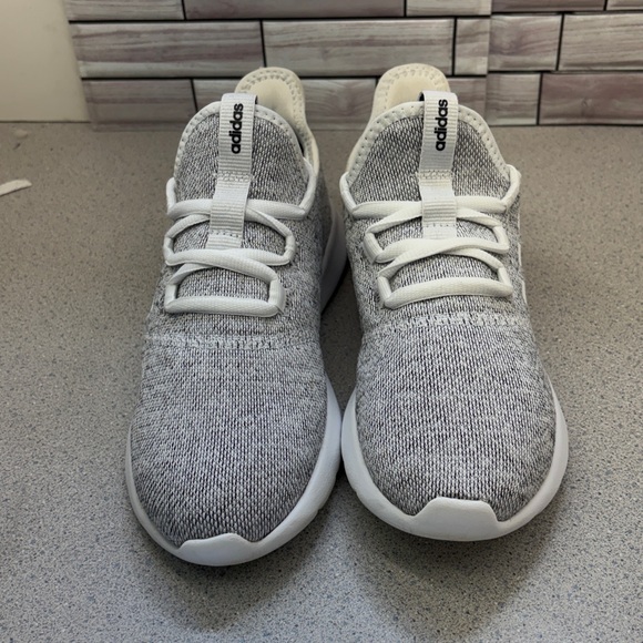 Adidas Cloudfoam aapure a women’s size 8.5 in excellent condition - Picture 4 of 9